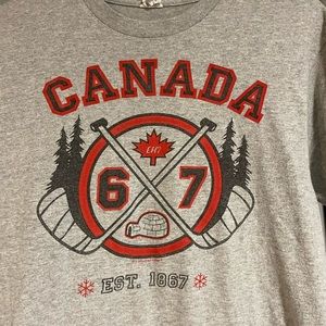 MENS Medium Canada Shirt. MUST BE BUNDLED